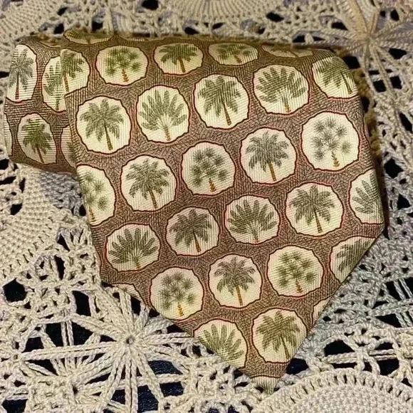 Tommy Bahama 100% silk wide tie - Picture 1 of 6